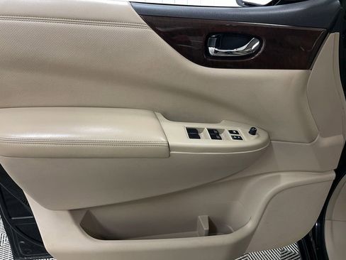 Used 2016 Nissan Quest SV w/ Leather Package FWD image 23