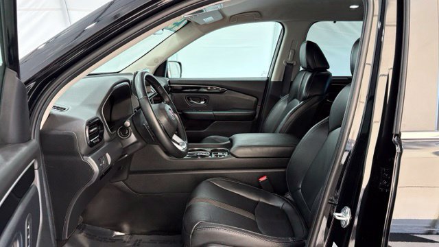 Used 2025 Honda Pilot EX-L image 12