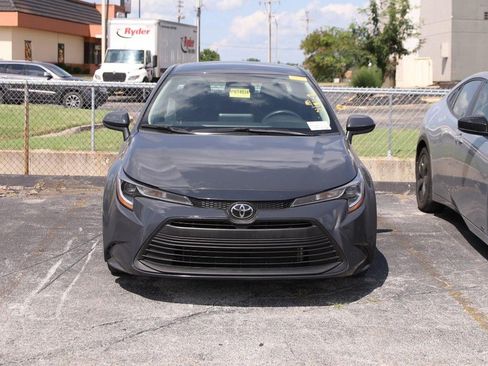 Used 2025 Toyota Corolla LE FWD image 3