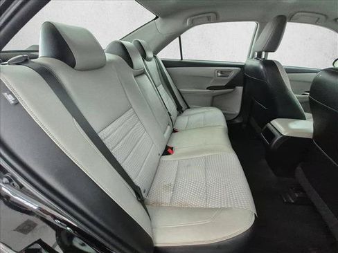 Used 2015 Toyota Camry SE FWD image 21