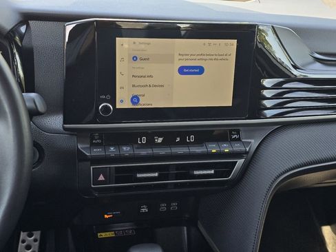 Used 2025 Toyota Camry SE FWD image 16