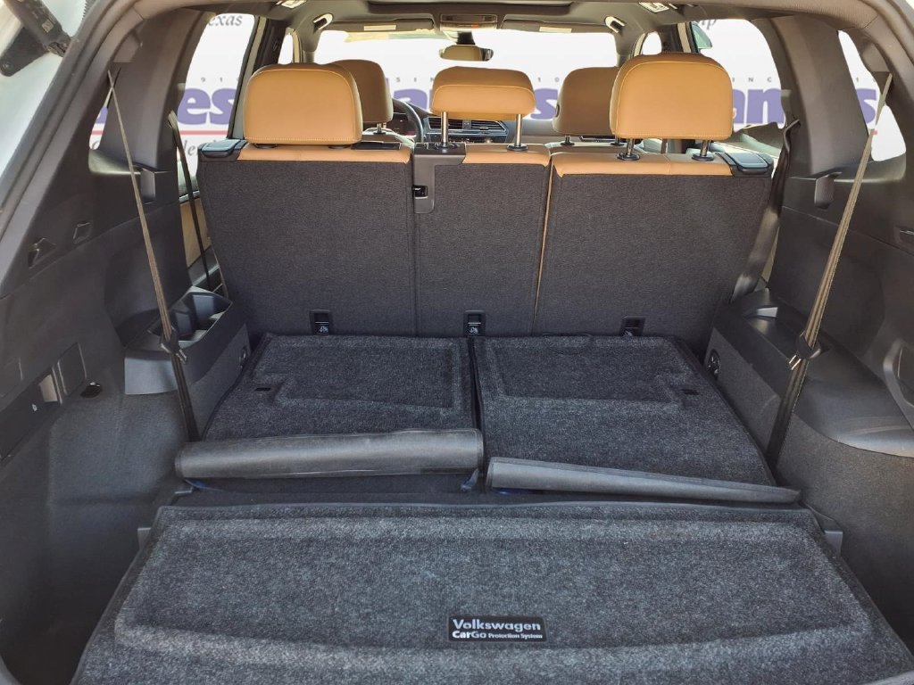 Used 2024 Volkswagen Tiguan SE R-Line w/ MDO Package, Three-Row FWD image 10