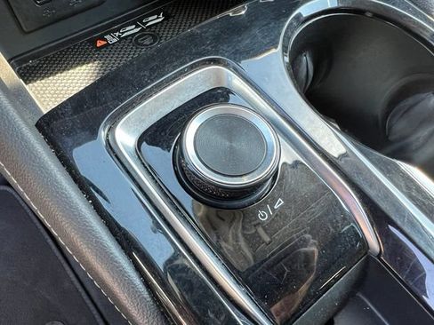 Used 2024 Buick Envision Preferred AWD/4WD image 33