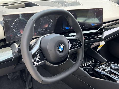 Certified 2025 BMW 530i xDrive w/ Premium Package image 13