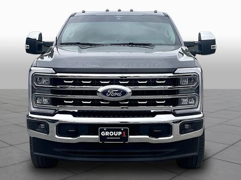 Used 2025 Ford F250 Lariat w/ Chrome Package image 4