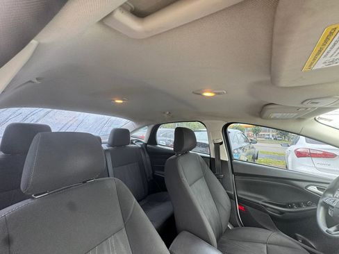 Used 2018 Ford Focus SE FWD image 30