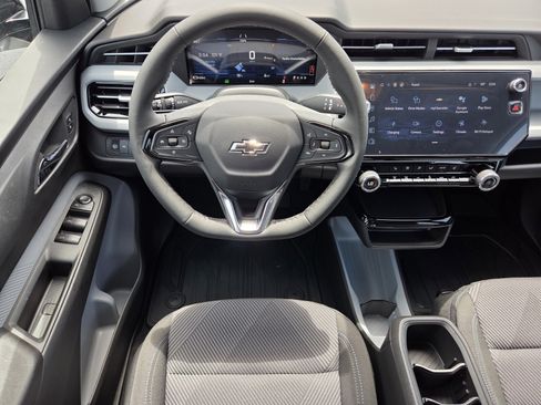 New 2027 Chevrolet Bolt LT w/ Comfort Package FWD image 9