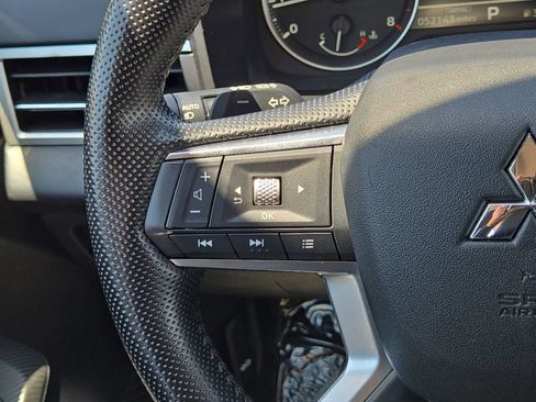 Used 2024 Mitsubishi Outlander SE FWD image 18
