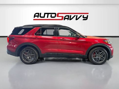 Used 2025 Ford Explorer ST AWD/4WD image 8