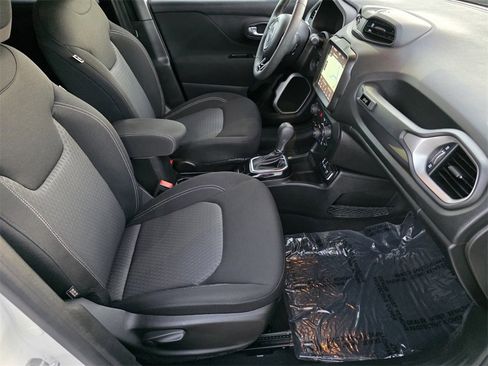 Used 2021 Jeep Renegade Latitude image 33