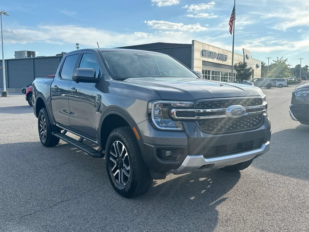 Used 2026 Ford Ranger Lariat w/ FX4 Off-Road Package AWD/4WD image 2
