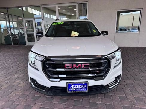 Used 2024 GMC Terrain AT4 image 8