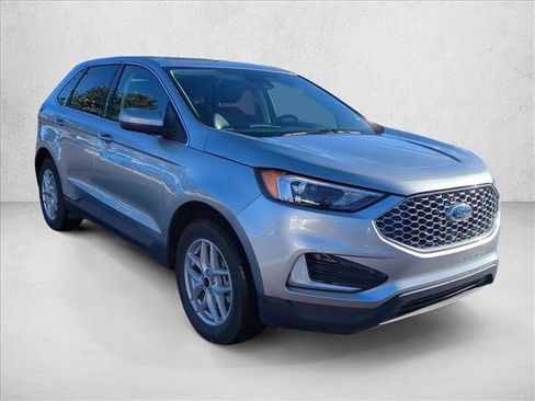 Used 2023 Ford Edge SEL image 3