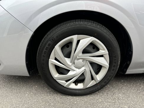 Used 2024 Subaru Impreza 2.0i image 11