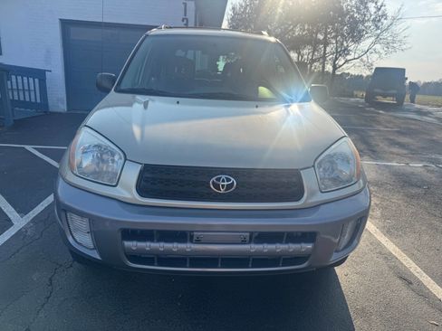 Used 2002 Toyota RAV4 4WD w/ Quick-Order Pkg image 3