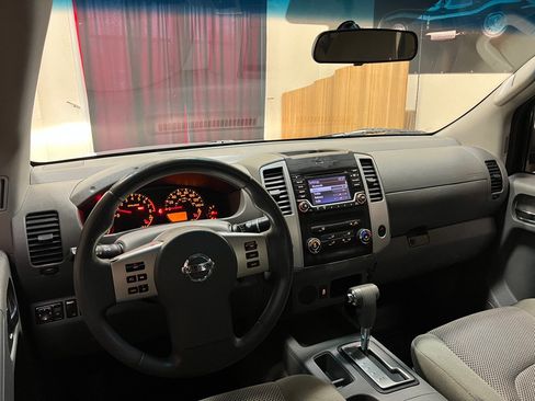 Used 2018 Nissan Frontier SV RWD image 11
