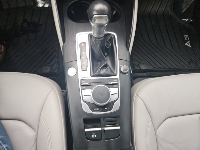 Used 2016 Audi A3 e-tron Premium Plus w/ Premium Plus Package FWD image 22