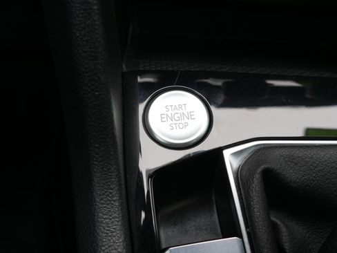 Used 2022 Volkswagen Taos SEL image 26