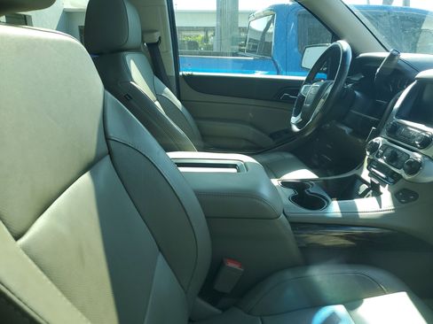 Used 2019 GMC Yukon SLT w/ Premium Edition image 6