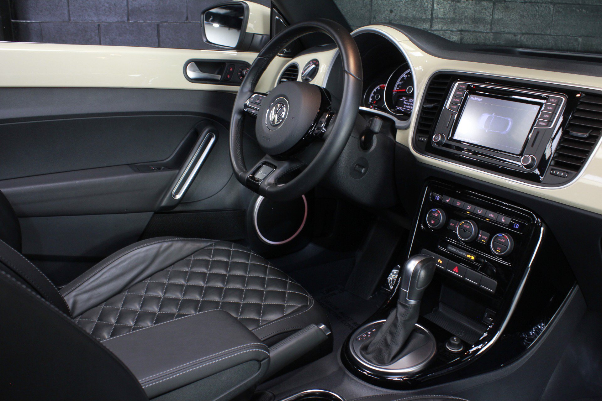 Used 2019 Volkswagen Beetle 2.0T S FWD image 58