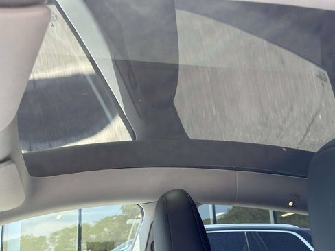 Used 2023 Tesla Model Y 2WD image 19