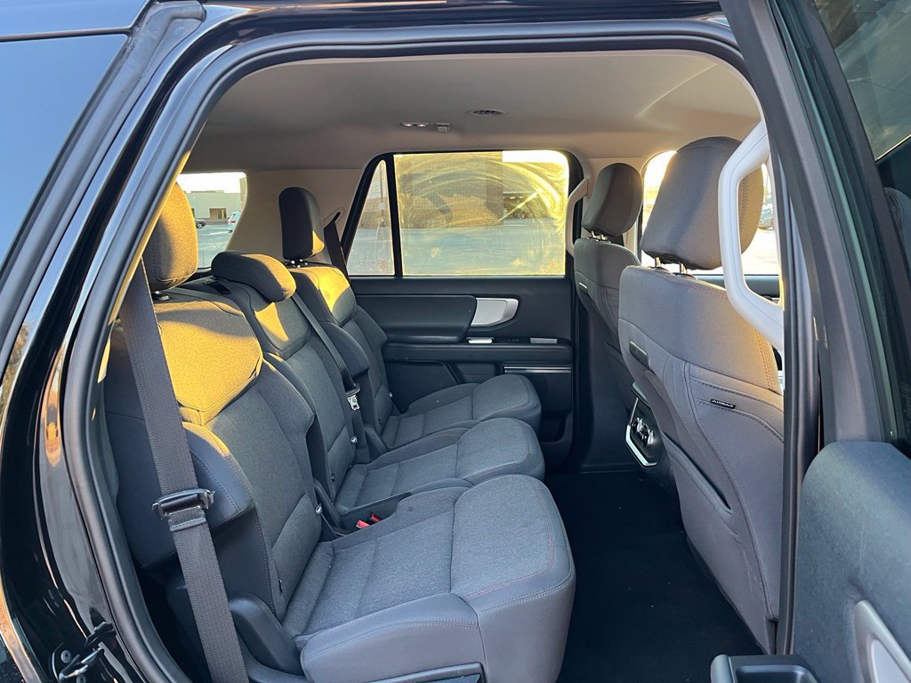 Used 2025 Ford Expedition Active AWD/4WD image 19