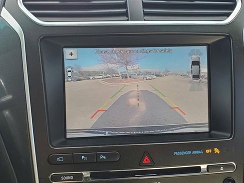 Used 2017 Ford Explorer Platinum image 35