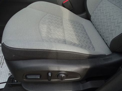 Used 2022 Chevrolet Equinox LT image 28