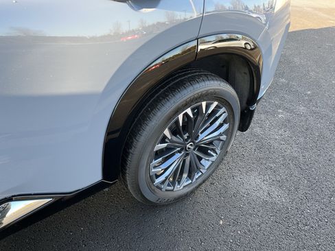 Used 2025 Nissan Rogue Platinum w/ Tech Package image 25