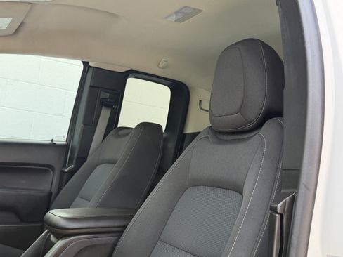 Used 2022 Chevrolet Colorado LT w/ Fleet Safety Package RWD image 17
