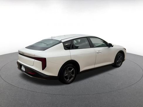 Used 2025 Kia K4 LXS image 15