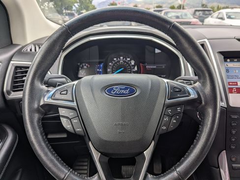 Used 2017 Ford Edge Titanium FWD image 18