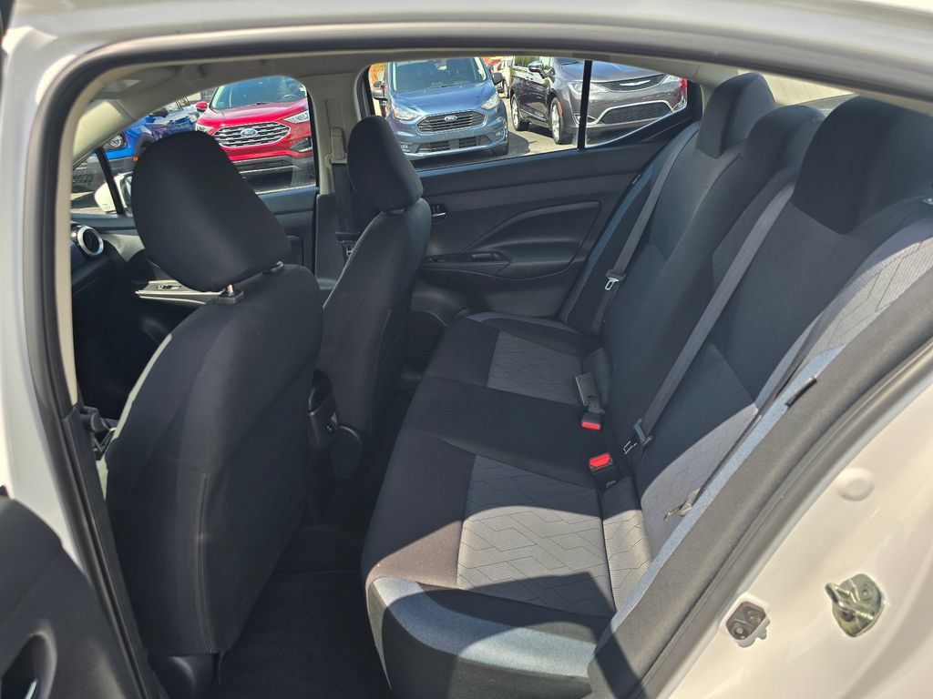 Used 2023 Nissan Versa SV FWD image 9