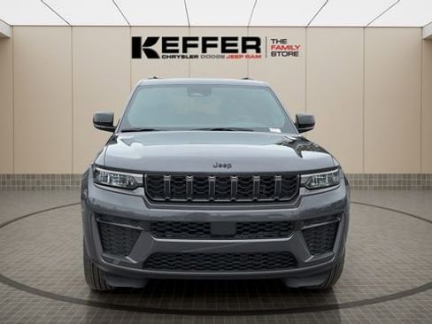 New 2026 Jeep Grand Cherokee Laredo image 8