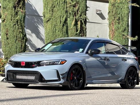 Used 2023 Honda Civic Type R image 8