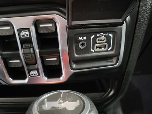 Used 2022 Jeep Wrangler Unlimited Sport w/ Sun And Sound Package AWD/4WD image 48