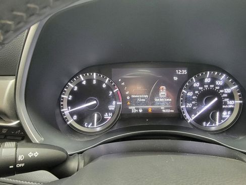 Used 2021 Toyota Highlander XLE image 17