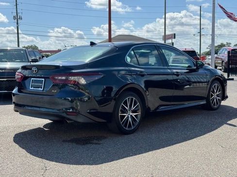 Used 2023 Toyota Camry XLE FWD image 5