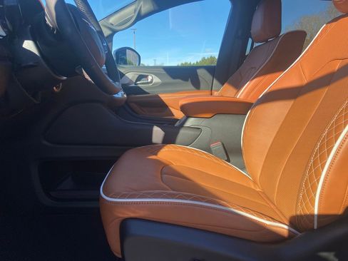 New 2026 Chrysler Pacifica Pinnacle FWD image 13