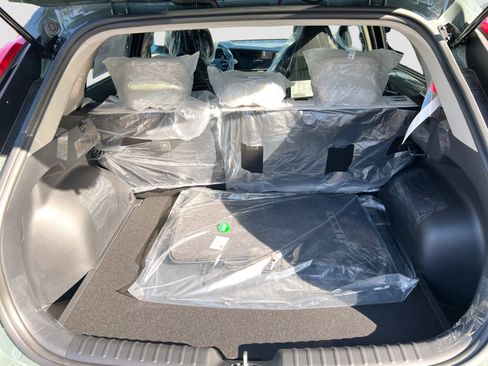 New 2025 Kia Niro EX Touring image 5