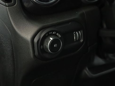 Used 2023 Jeep Wrangler Unlimited Sahara AWD/4WD image 8