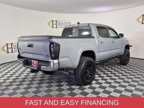 Used 2020 Toyota Tacoma SR5 AWD/4WD image 4