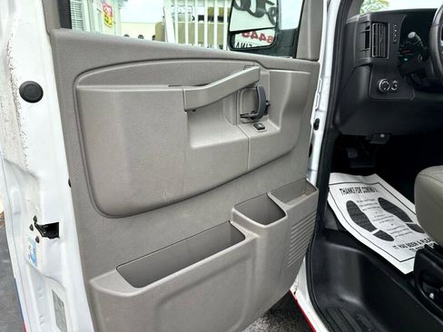 Used 2018 Chevrolet Express 2500 w/ Driver Convenience Package image 15