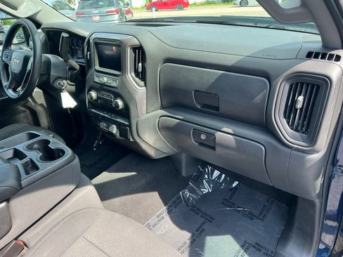 Used 2020 Chevrolet Silverado 1500 Custom w/ Custom Value Package AWD/4WD image 30