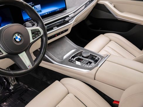 Certified 2024 BMW X7 xDrive40i w/ M Sport Package image 12