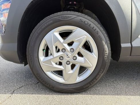 Certified 2025 Hyundai Kona SE image 11