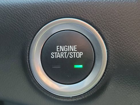 Used 2024 GMC Terrain SLE image 30