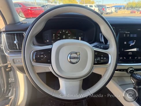 Used 2019 Volvo S60 T5 Momentum w/ Premium Package image 16