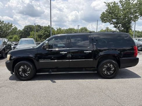 Used 2011 Chevrolet Suburban LTZ RWD image 4