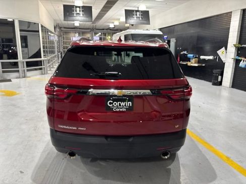 Used 2023 Chevrolet Traverse LT w/ Rear Camera Mirror Package AWD/4WD image 8
